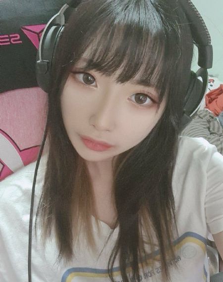 欧美大色女_国产剧全集免费播放